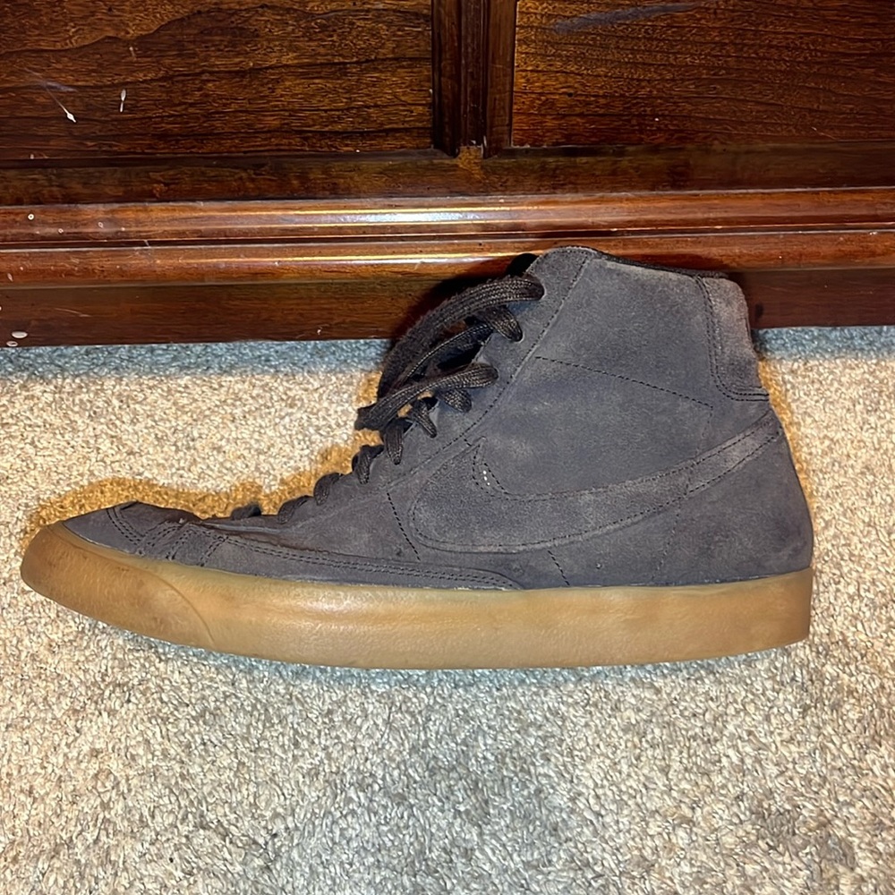 Nike Blazer Mid 77
Suede Velvet Brown size 10.5